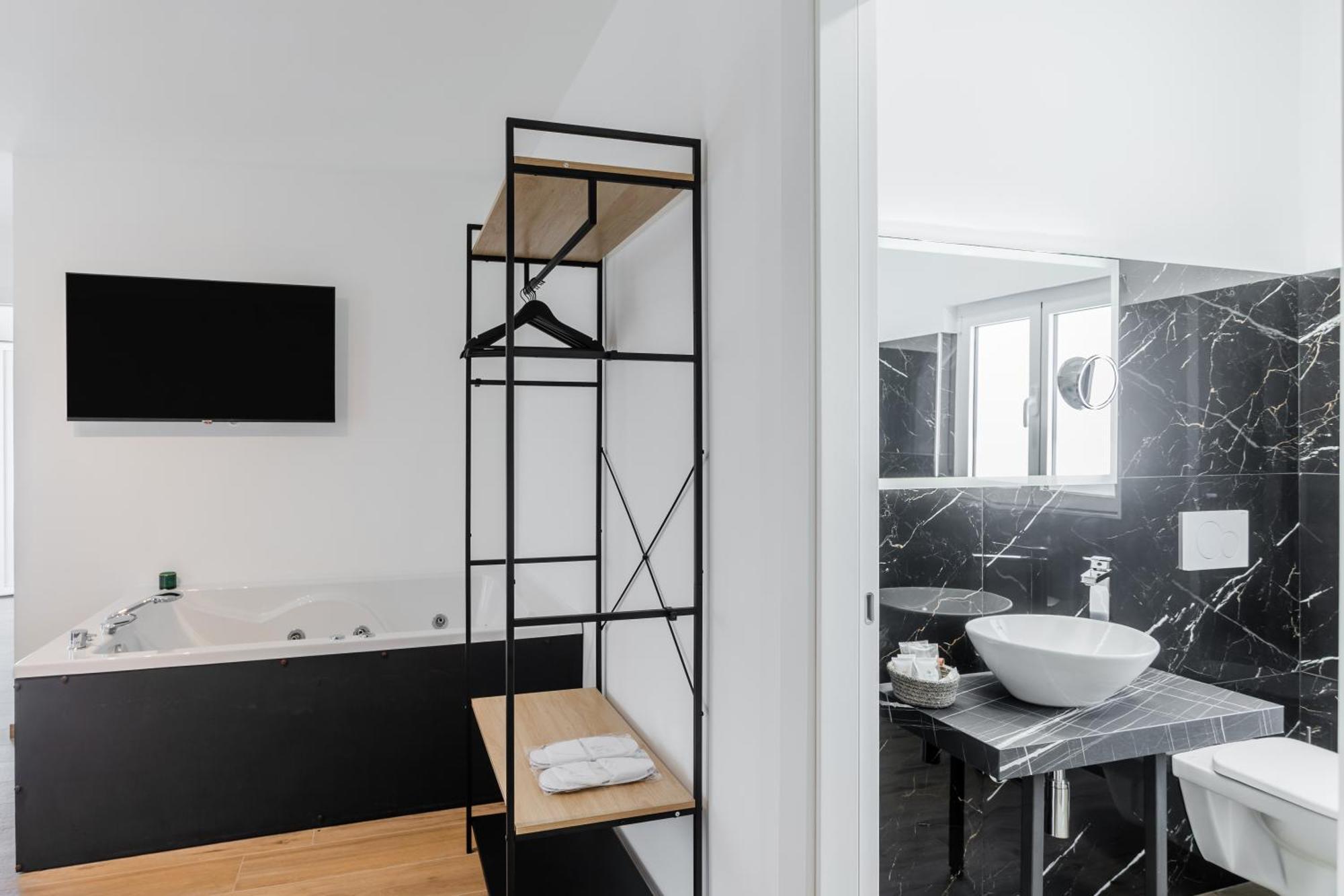 Pietramare Luxury Suites Bari Exterior photo