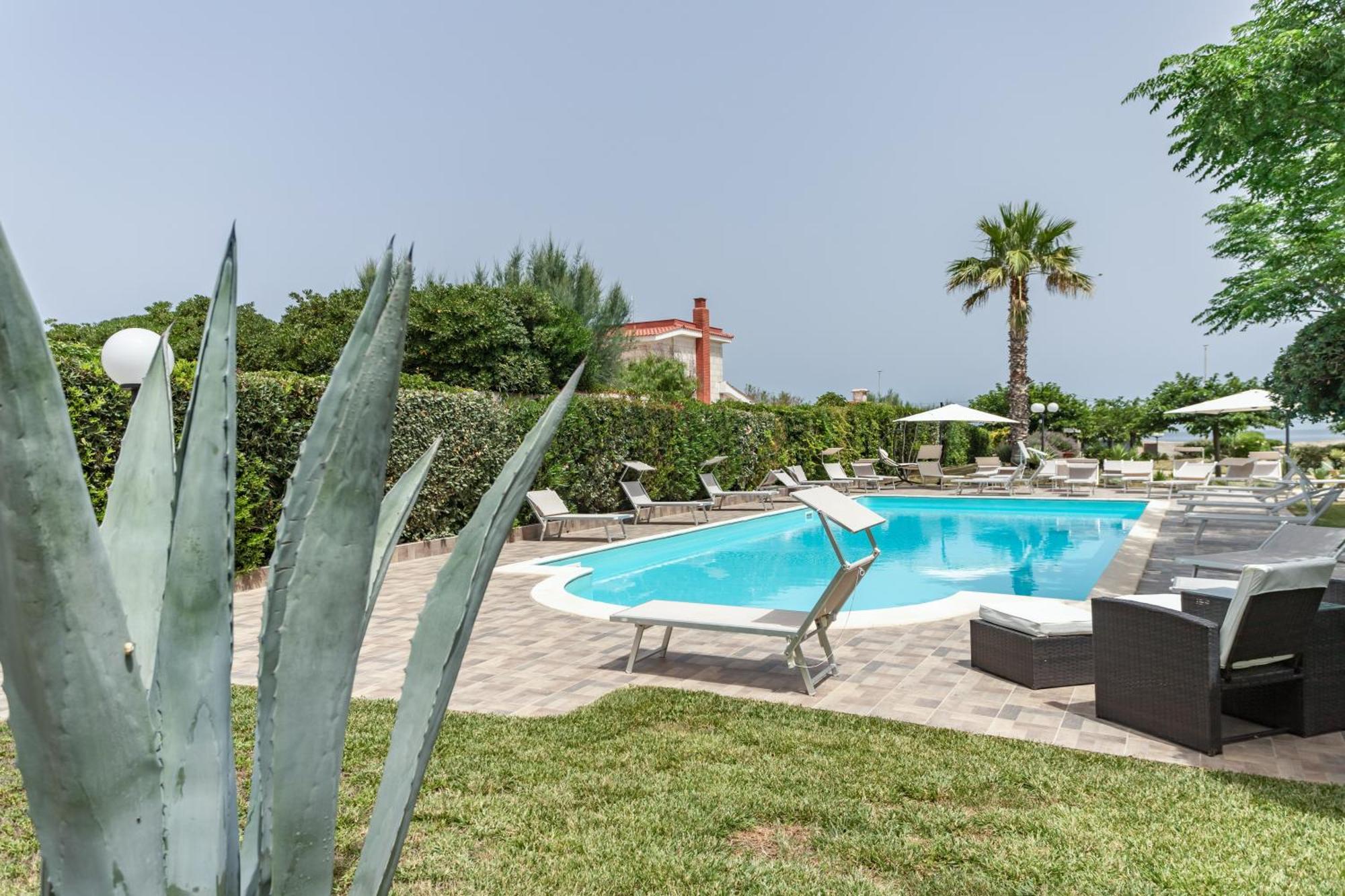 Pietramare Luxury Suites Bari Exterior photo